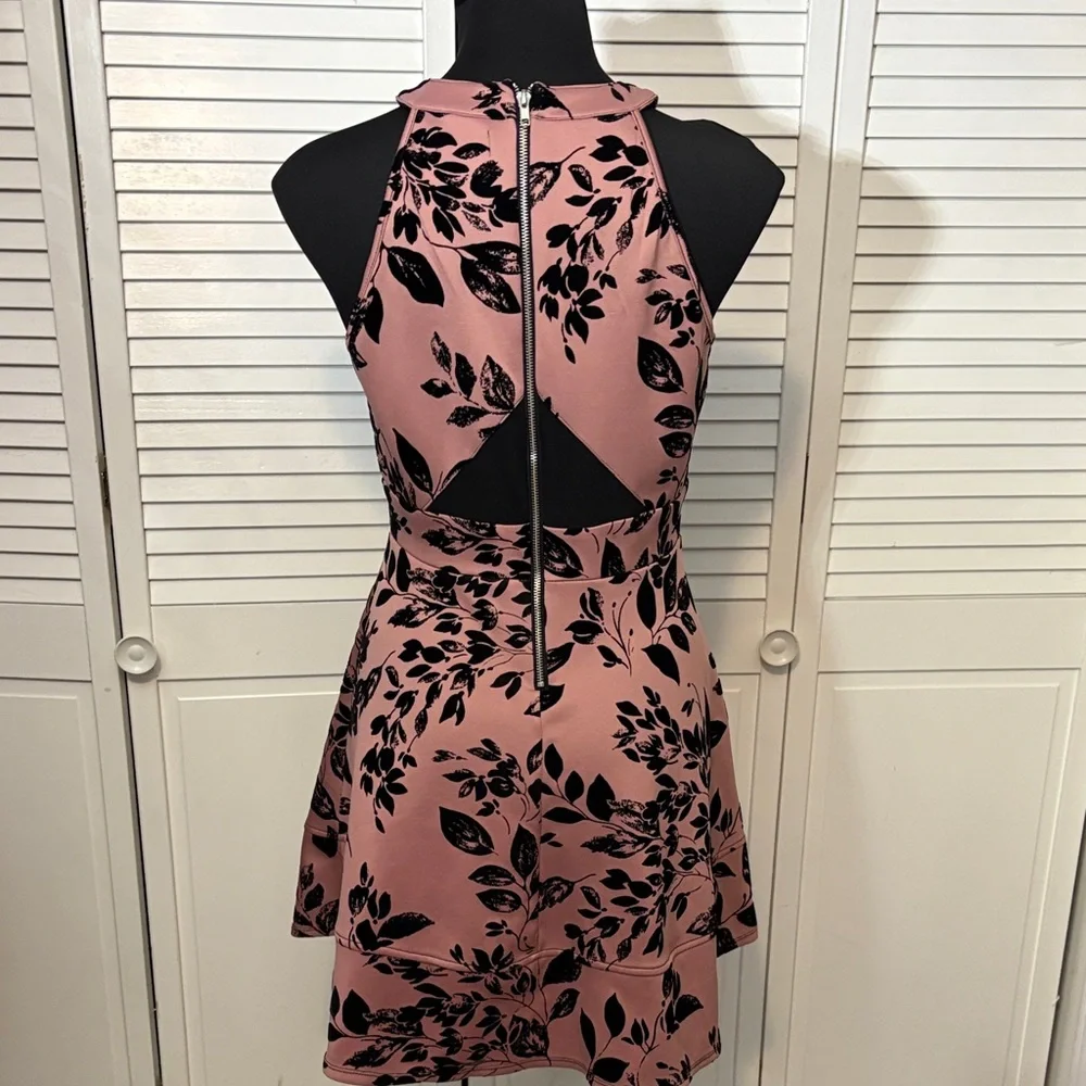 Emerald Sundae Pink and Black Floral Dress - Picture 6 of 8